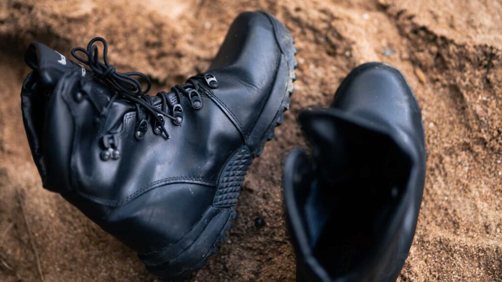 Bota tática da acero botas, representando mobilidade e conforto.